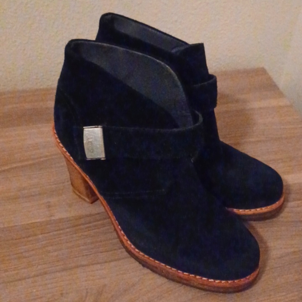 UGG Brienne Black Suede Booties | Size 7